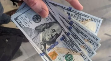 خبير يوضح سبب ارتفاع سعر الدولار قبل تطبيق القرار المرتقب ويوجه تحذيرًا لشهر قادم